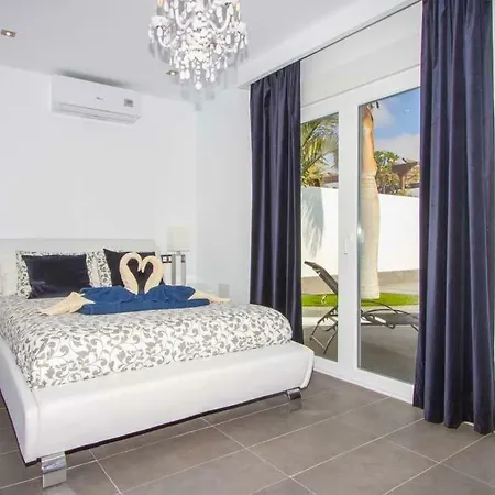 Playa Blanca Sleeps 8 Pool Air Con T803048 * Playa Blanca (Lanzarote)