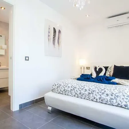 Playa Blanca Sleeps 8 Pool Air Con T803048 Willa