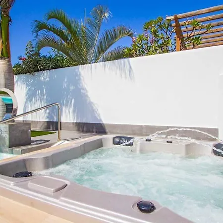 Playa Blanca Sleeps 8 Pool Air Con T803048 Willa *